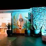 Madora - Private Pool, Amazing Garden, Sea View, Quiet Location