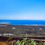 Вилла Madora - Private Pool, Amazing Garden, Sea View, Quiet Location