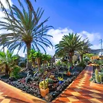 Вилла Madora - Private Pool, Amazing Garden, Sea View, Quiet Location