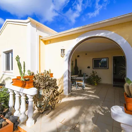 Вилла Madora - Private Pool, Amazing Garden, Sea View, Quiet Location *